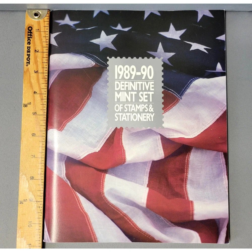 Vintage 1989-90 Definitive Mint‎ Set Stamps Stationery USPS Book Patriotic USA